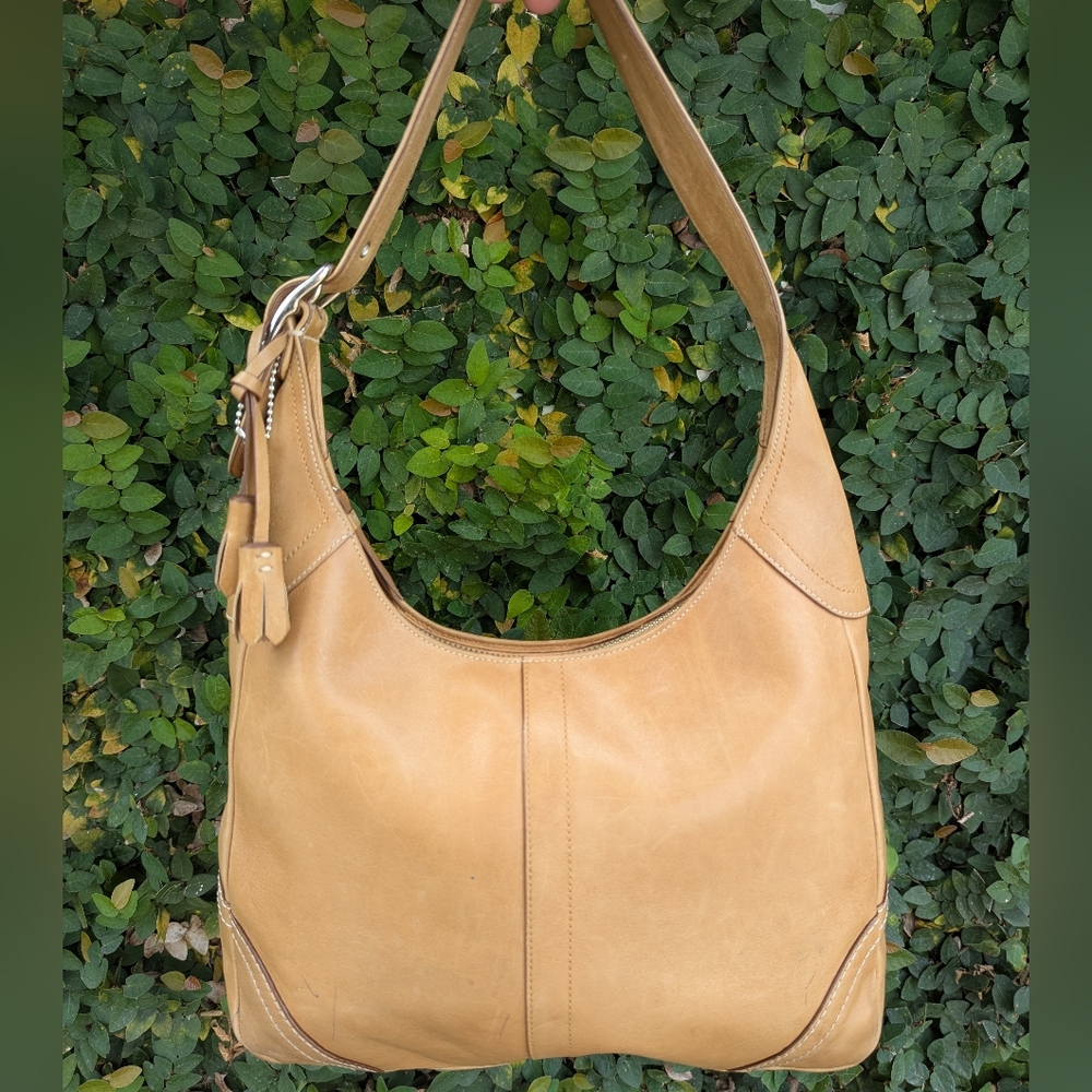 🤎 Coach Tan  Leather Hobo Bag - Picture 2 of 15